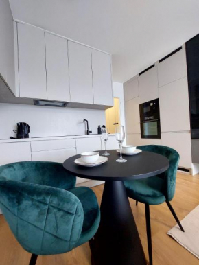Apartman Zoku s private garage parking free
